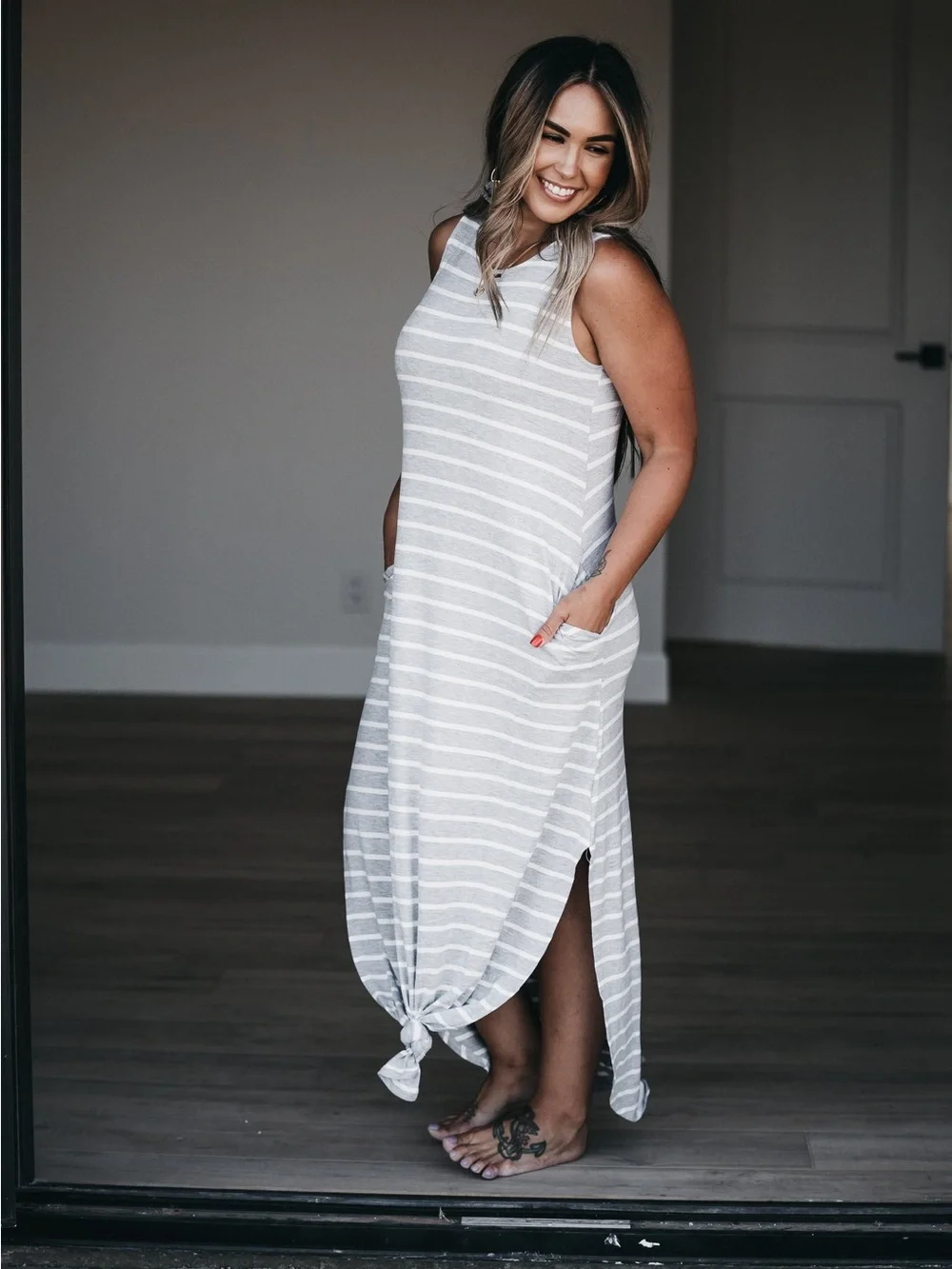 Zenana Outfitters Gray & White Striped Sleeveless Maxi Dress - Picture 3 of 6